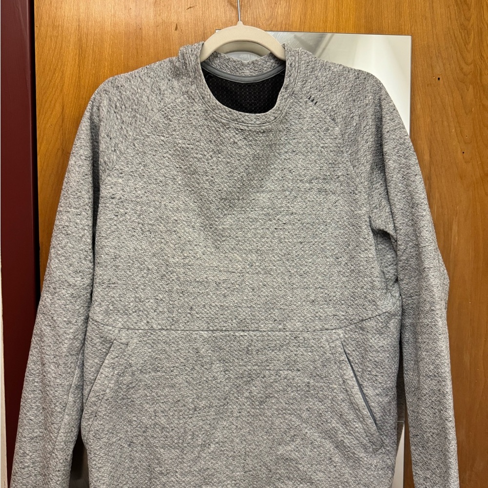 Lululemon At Ease Crew Mens Medium Gray Sweatshirt Pullover Pockets Textured